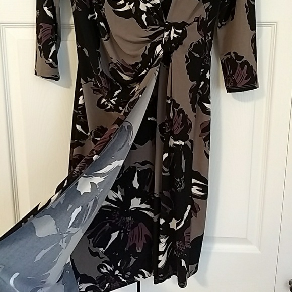 Ladies floral faux wrap dress with V neckline - Picture 3 of 5